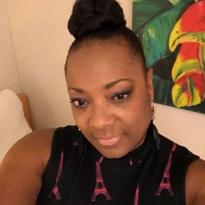 Meet your Posher, Delisha